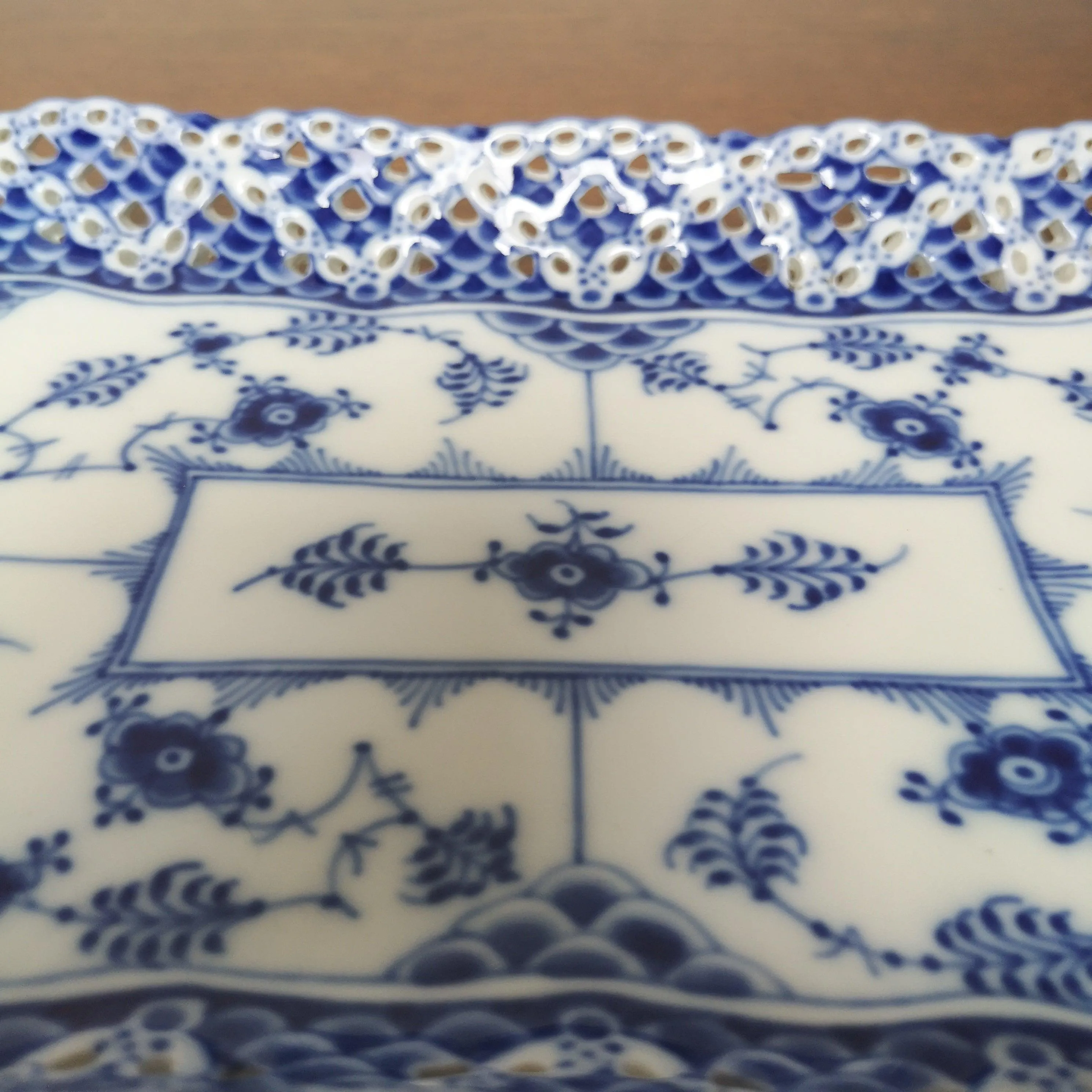 Royal Copenhagen Blue Fluted Half Lace 1122|  ロイヤルコペンハーゲン　ブルーフルーテッド